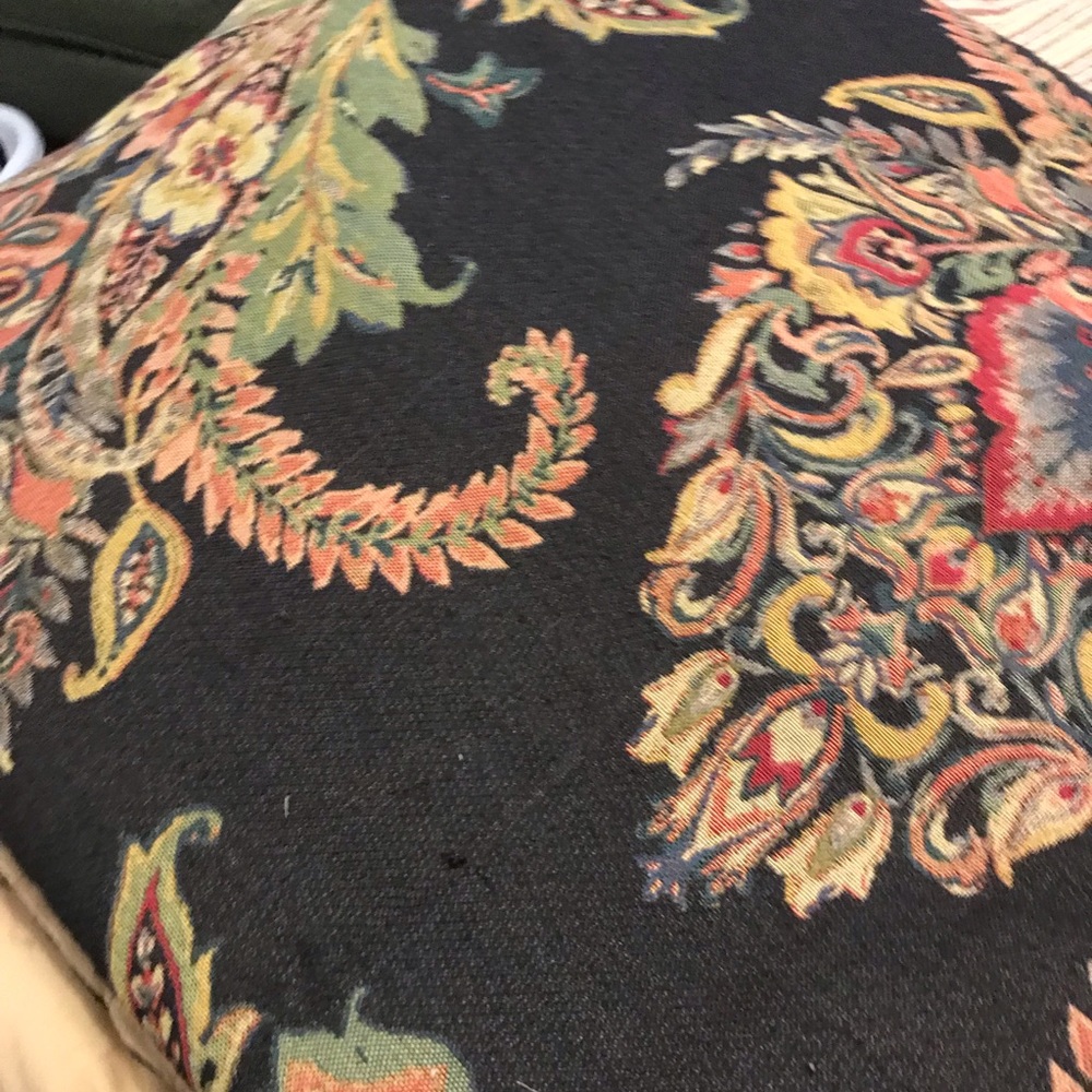 EUC Sherry Kline tapestry comforter set. King.